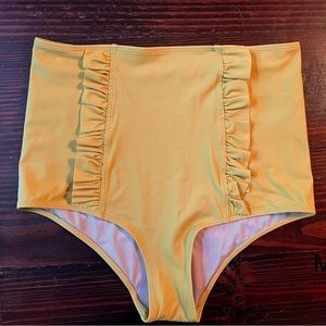 Kortni Jeane ruffled down front bottoms